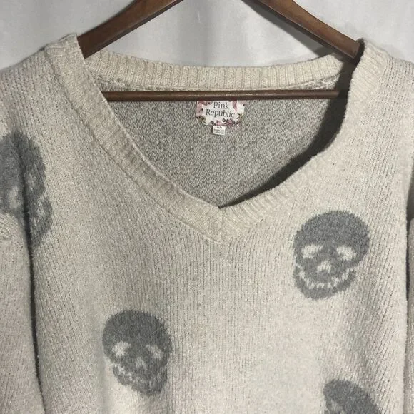 PINK REPUBLIC beige gray skulls long sleeve cropped pullover sweater XL - Picture 3 of 8